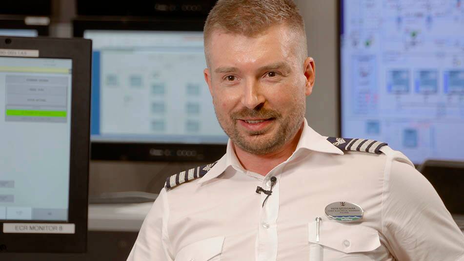 img_vessel-chief-engineer_951x535